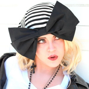 Striped Turban Hat Bow, Beret Hat Bow,  Borderline Hat,  Black & White Striped Knit Turban Bow, Black Beret Bow