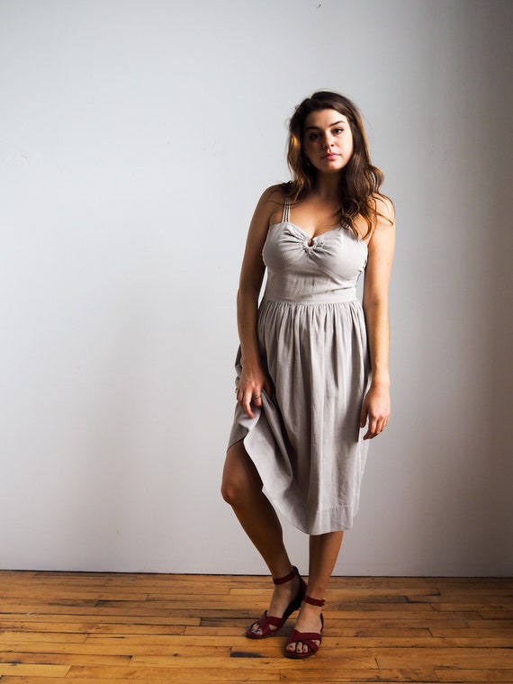 Vintage Grey Seersucker Keyhole Dress // 1960s
