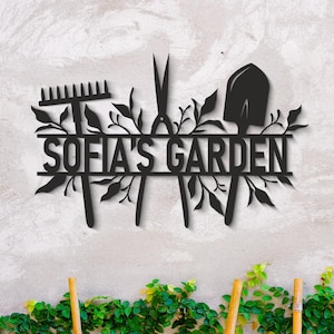 Custom Metal Garden Sign: Personalized Name Decor
