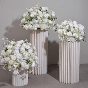 Palla Personalizzata di Rose e Ortensie | Centrotavola di Fiori in Seta per Matrimonio