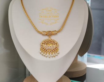 Micro Vergoldet Traditionelle Blumen Attiyal / Attigai Halskette Südindischer Hochzeitsschmuck