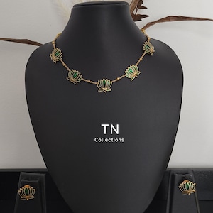 Simple Matte Finish Lotus Choker Necklace with earrings