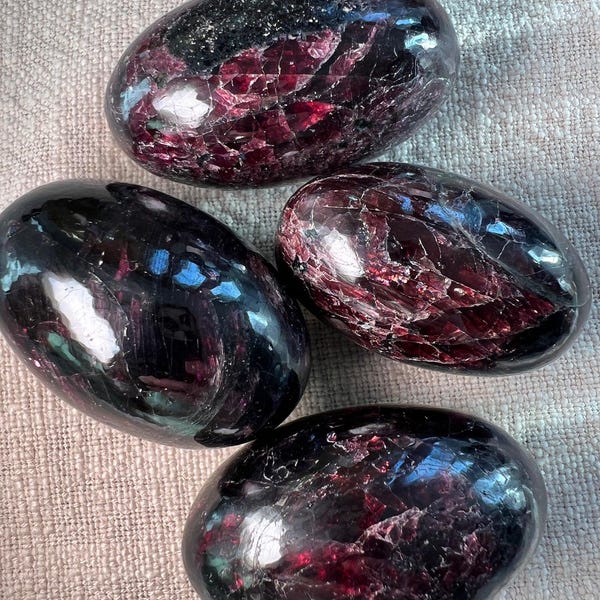High Grade Gemmy Rhodolite Garnet Shiva