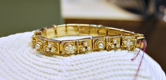 1980s Goldtone Bracelet with Faux Seed Pearls - image 1