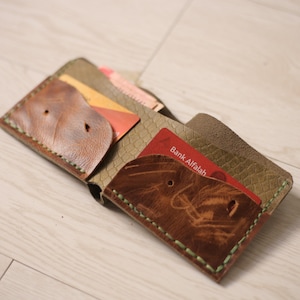 Cartera de pátina para hombre en cuero curtido vegetal natural, regalo personalizado / Cartera plegable de cuero de baloncesto - Regalo de baloncesto de la NBA para él