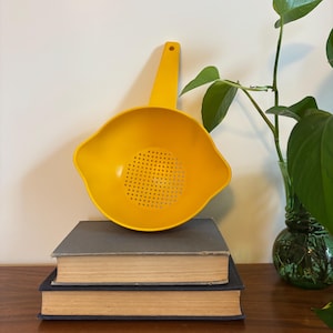 Vintage 1970s Tupperware Colander/Strainer