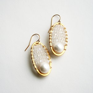 Oval Pearl Earrings, Unique Bridal Earrings, Modern Wedding Earrings