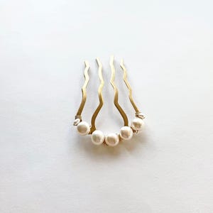 Pearl Wedding Comb • Bridal Hair Comb • Minimalist White Hair Comb • White Pearl Wedding Accessory