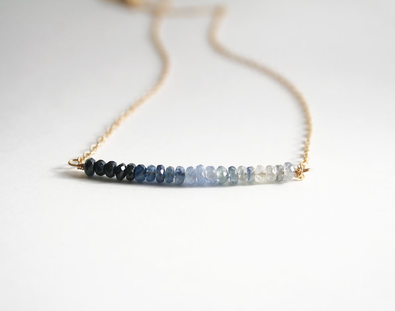 Saphir Halskette, Muttertagsgeschenk, September Geburtsstein, Blaue Halskette, Blaue Ombre Halskette Bild 3