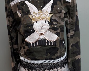 Chaqueta vaquera de conejito reciclada