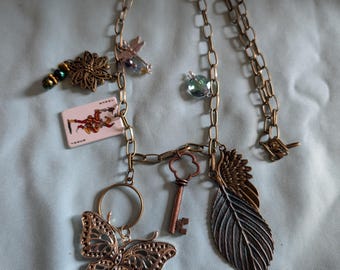 Collar HoBo de 26" de largo con tesoros