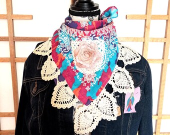 Pañuelo, bufanda o tocado reciclado estilo shabby chic