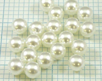 20 8mm Glass Pearl Beads - White