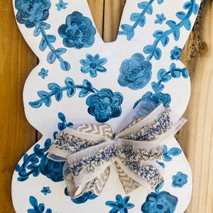 blue flower bunny door hanger , Easter door hanger , Easter decor