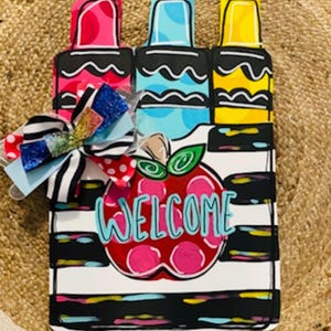 teacher crayon box door hanger, back to school door hanger , teacher gift , classroom decorations