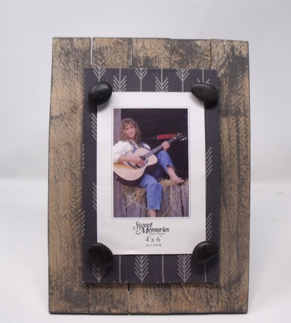 Unique Rustic 4 x 6 photo display / picture frame
