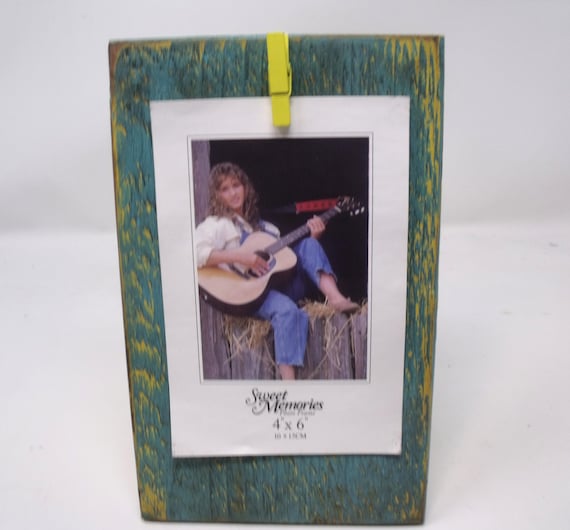 Unique Rustic 4 x 6 photo display / picture frame