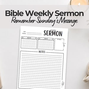 Puede incluir: Un bloc de notas blanco para sermones semanales con el texto "Bible Weekly Sermon Remember Sunday's Message". El bloc de notas incluye secciones para el mensaje, la oración, las ideas clave y las notas. Una taza de café, gafas y una vela están en el fondo.