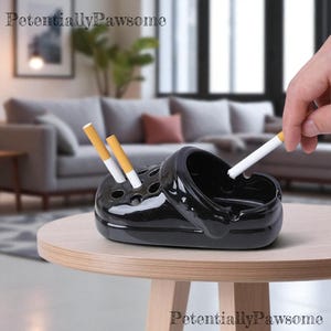 Ceramic Crocs Ashtray – Fun Slippers Design | Home & Office Desk Decor | Unique Gift for Smokers