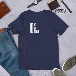 Camiseta engraçada IDK IDK IDGAF – Camiseta humorística com letras empilhadas e sarcásticas para amantes de piadas e fãs de camisetas irônicas, camiseta com declaração de atitude ousada