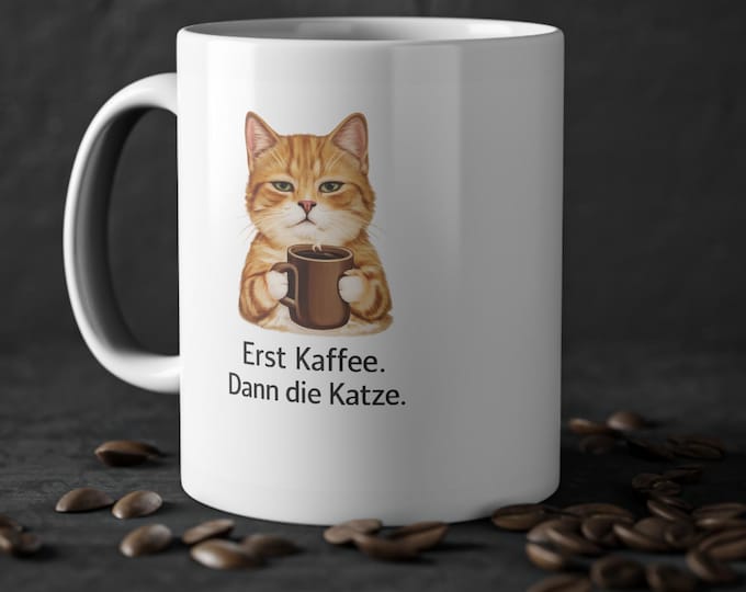 Weiße Keramiktasse mit Katzen-Motiv - müde Katze mit Kaffee