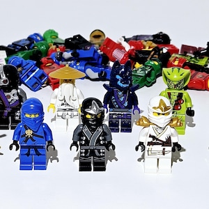 Lego Ninjago Mystery Minifigure Lot - 5 Random Ninja Heroes & Villains Minifigs Mini People Mini-Figures Lloyd Cole Kai Jay Zane Samurai