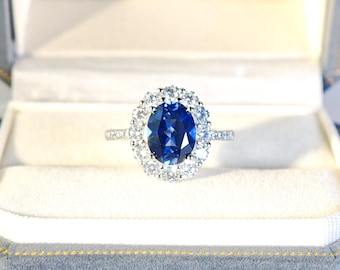 Classic Oval-cut Blue Sapphire Halo Round Brilliant-Cut Simulated Diamond Statement Ring | S925 Silver 18K White Gold Plated | Gift For Her
