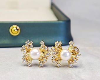 Aurora Blossom Süßwasserperle Eleganz Ohrstecker | S925 Silber | 18K Vergoldet | CZ Akzente | Hochzeitsschmuck |