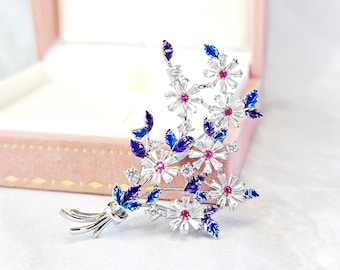 Emaillelack Cubic Zirconia Blumenstrauß Brosche in 18K Weißgold plattiert | Floral Pin | Luxus-Mode-Accessoire