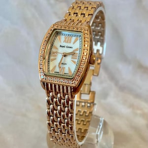 Montre classique quotidienne pour femme en or rose avec diamants simulés de qualité supérieure