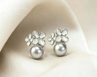Emaille Blume Natürliche Grau Süßwasserperle Ohrringe | S925 Silber | 18K Vergoldet | CZ Akzente | Hochzeitsschmuck |