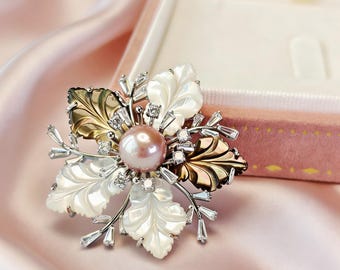 Broche de Sakura con perla violeta de agua dulce Edison natural / Cristal multitallado / Nácar / Baño de oro blanco de 18 quilates / Regalo para ella