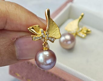 Pendientes colgantes de perla de agua dulce Edison morada de 9-10 mm / Plata maciza 925 / Baño de oro amarillo / Detalles de diamante simulado