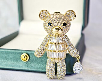 Goldene Teddybär Sparkle Brosche mit Teardrop Stein CZ | 18K Gelbgold Überzug | Geschenk für Sie | Geschenkideen |
