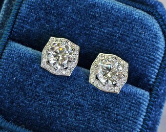 Pendientes de halo de diamantes simulados de talla brillante redonda de 1 quilate / Plata de ley 925 con baño de oro blanco de 18 quilates