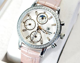 Jungen-Größe Rosa Lederuhr mit Perlmutt-Zifferblatt | Runder Brilliantschliff Simulierter Diamant Halo | 18K Weißgold überzogen