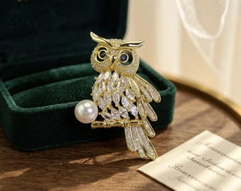 Elegante broche de búho con detalles de perlas Edison naturales y circonitas cúbicas • El mejor regalo para ella • El mejor regalo para mamá • El mejor regalo