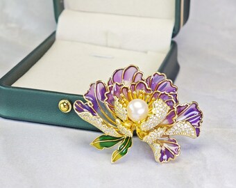 Broche de peonía morada 3D esmaltado con perla de agua dulce natural y circonita cúbica • Chapado en oro de 18 quilates • El mejor regalo para ella • La mejor idea de regalo • El mejor regalo para la madre