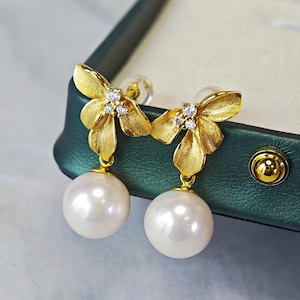 Angelina Floral Motif 10-11mm Natural Freshwater White Edison Round Pearl Earrings | 925 Silver | 18K Gold Plated | Unique Handmade Design