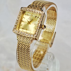 Vintage Style Cube Shape Case Ladies Watch with Simulated Diamond in Yellow Gold Tone