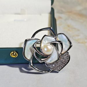 Natural Freshwater Pearl Camellia Brooch with Mother of Pearl | Round Brilliant-cut Simulated Diamond | Floral Flower Pin | Pearl Brooch