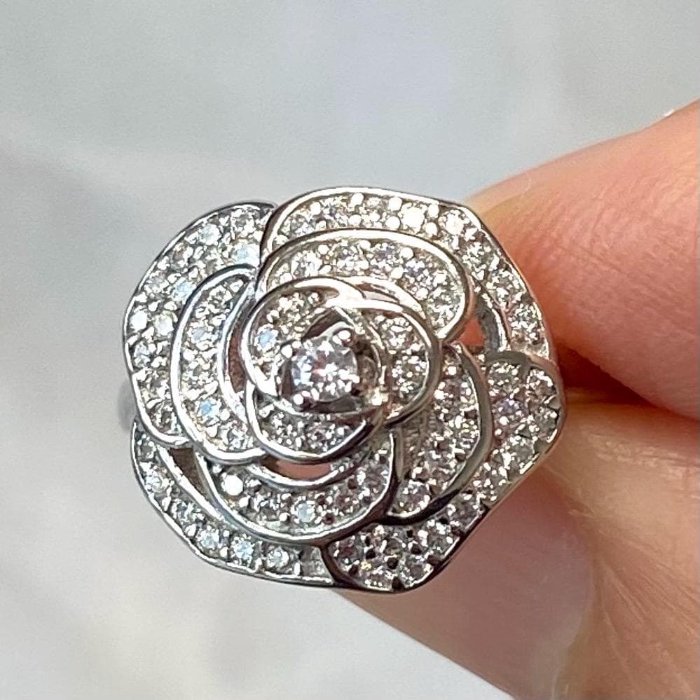 ✩CHANEL✩フラワーモチーフ✩ファッションリング✩ Chanel Flower Ring - Etsy