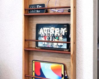 Handgemaakt laadstation houten muur, plank apparaatopberger, modern tech dock