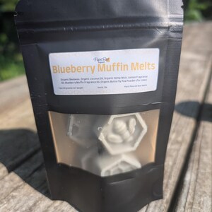 Organic Beeswax Wax Melts – Non-Toxic Aromatherapy, Eco Friendly Blueberry Muffin