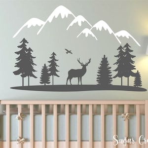 Bosque - Montañas con árboles y ciervos - Vinilo decorativo para pared - Vinilo para habitación infantil - Silueta de bosque - Mural de naturaleza - Decoración forestal