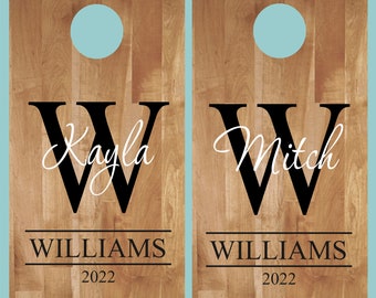 Cornhole Abziehbilder-Monogramm mit Namen- Hochzeit Cornhole- Jubiläum- Geburtstag- Personalisierte Cornhole- Kundenspezifische Cornhole Abziehbilder- Zwei Vinyl Abziehbilder