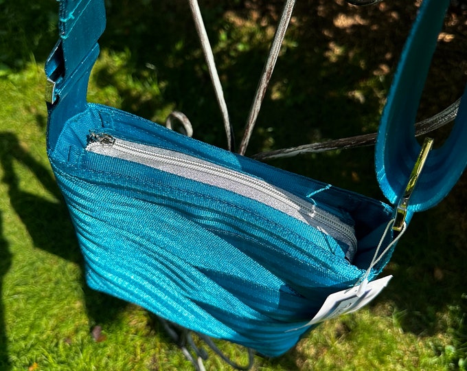 Peacock Crossbody Sling Seat Belt Bag