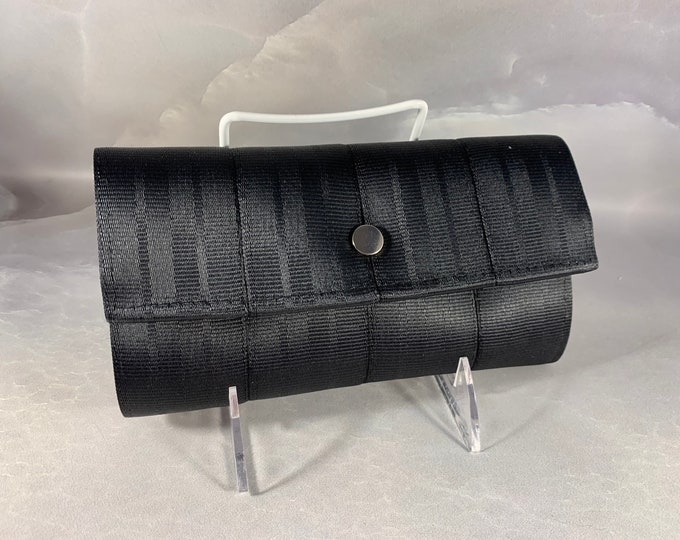 The “Bailey” Seat Belt Wallet from FiberTime!