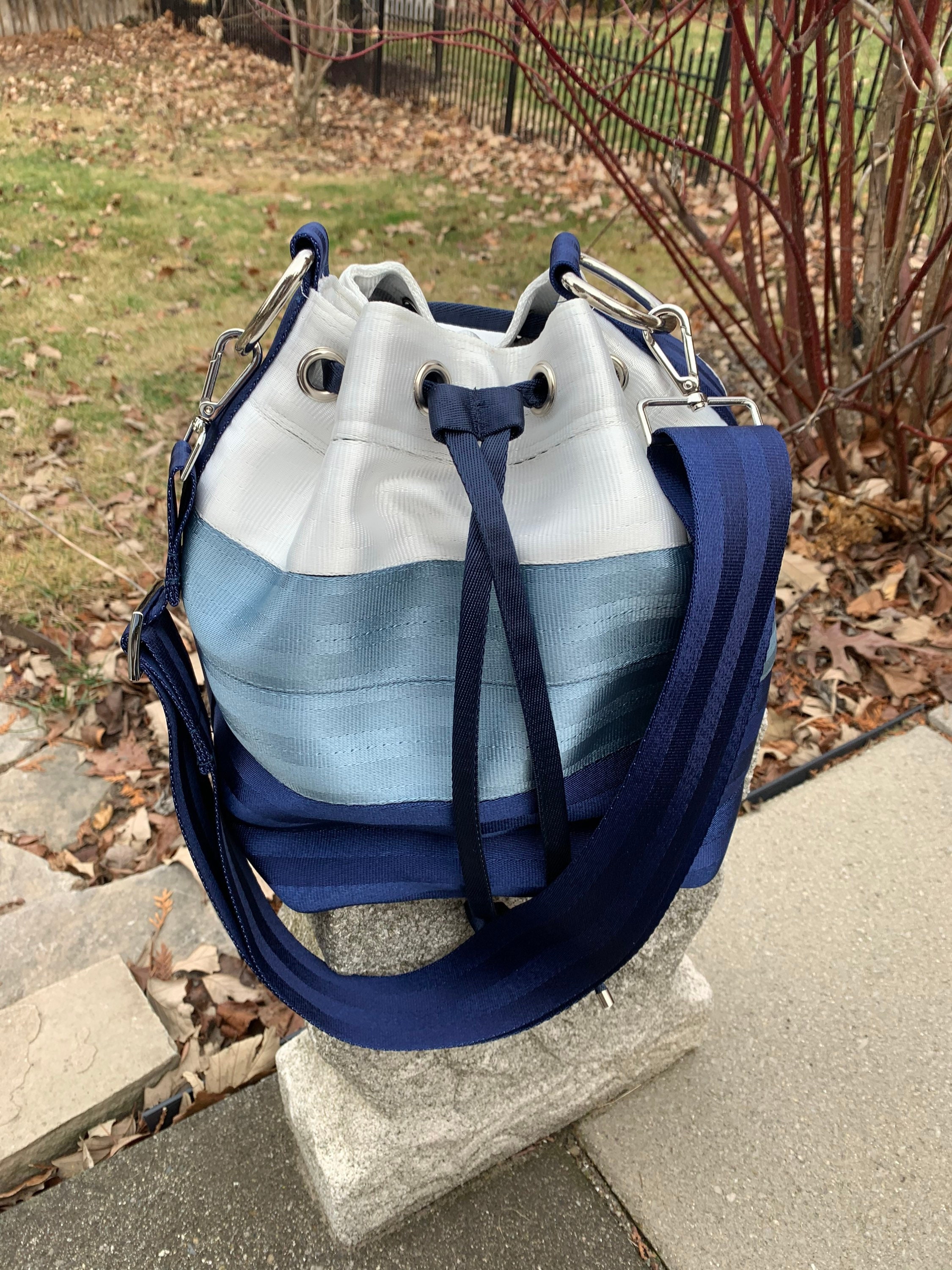 Esby Bucket Bag in Soft White/Stonewashed Denim/Navy