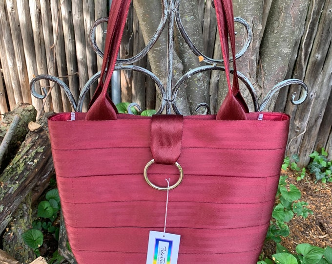 Ruby Seat Belt Tote